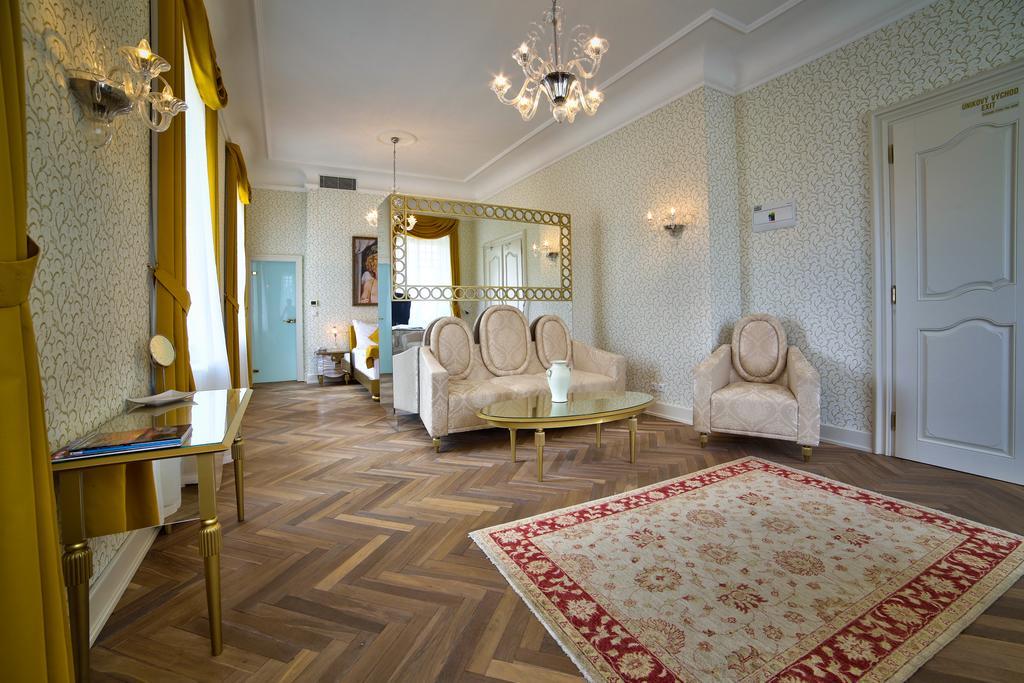 Art Hotel Kastiel Tomášov エクステリア 写真