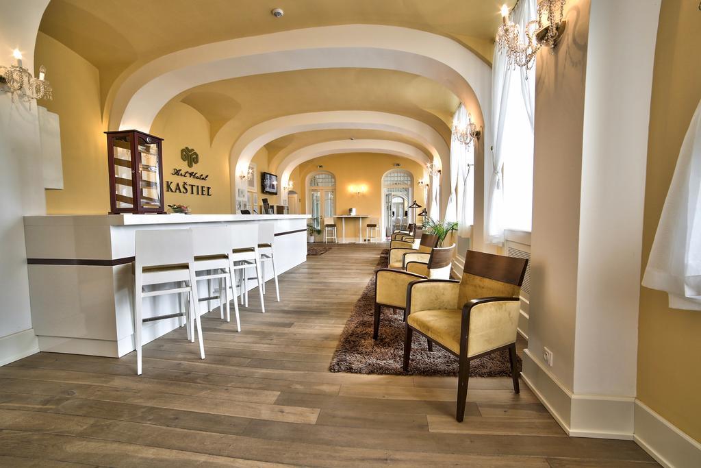 Art Hotel Kastiel Tomášov エクステリア 写真