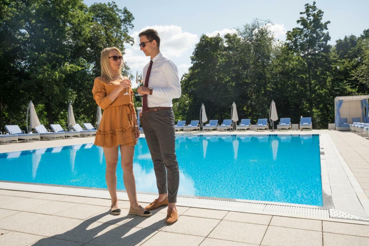 Art Hotel Kastiel Tomášov エクステリア 写真