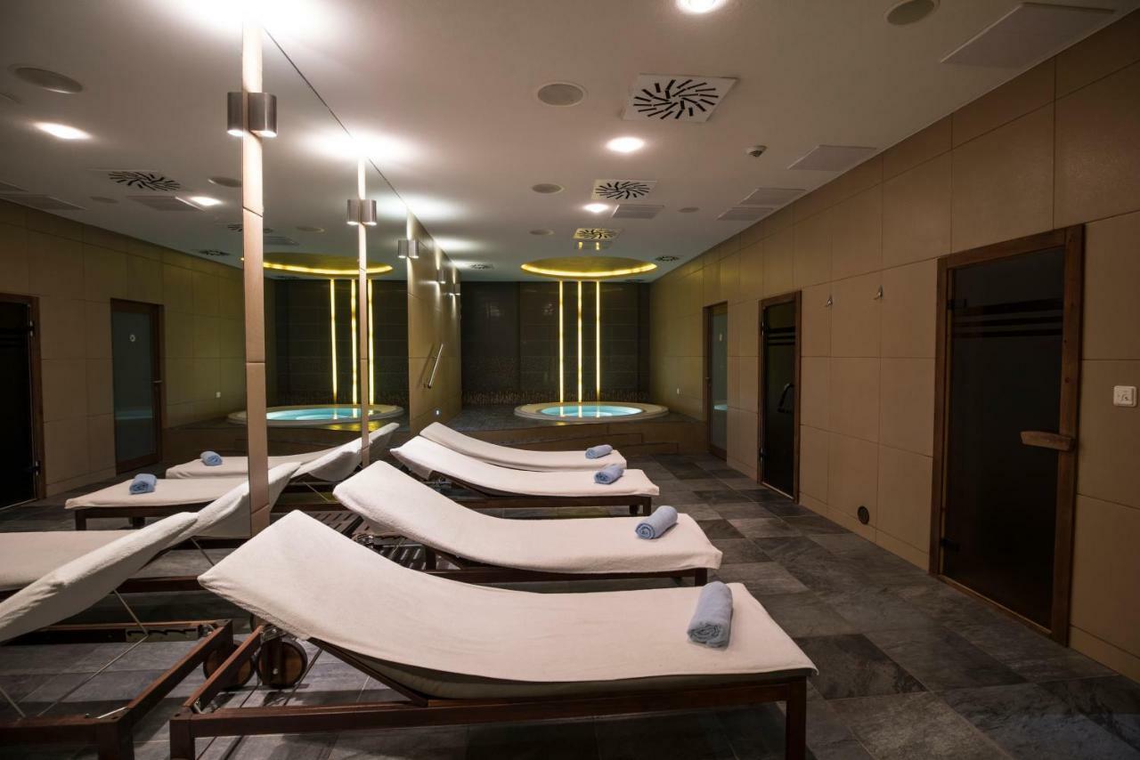 Art Hotel Kastiel Tomášov エクステリア 写真