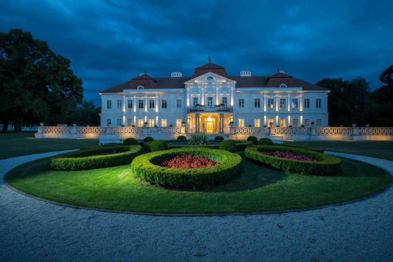 Art Hotel Kastiel Tomášov エクステリア 写真